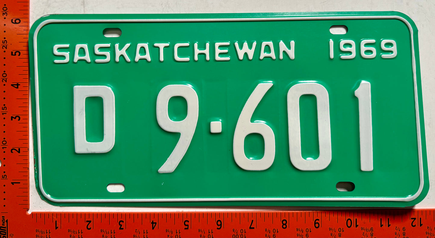 1969 Saskatchewan #D9-601 Truck License Plate