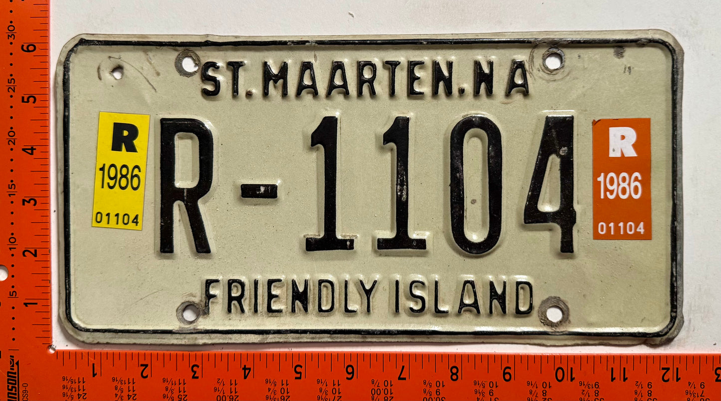 1986 St Maarten #R-1104 Rental License Plate