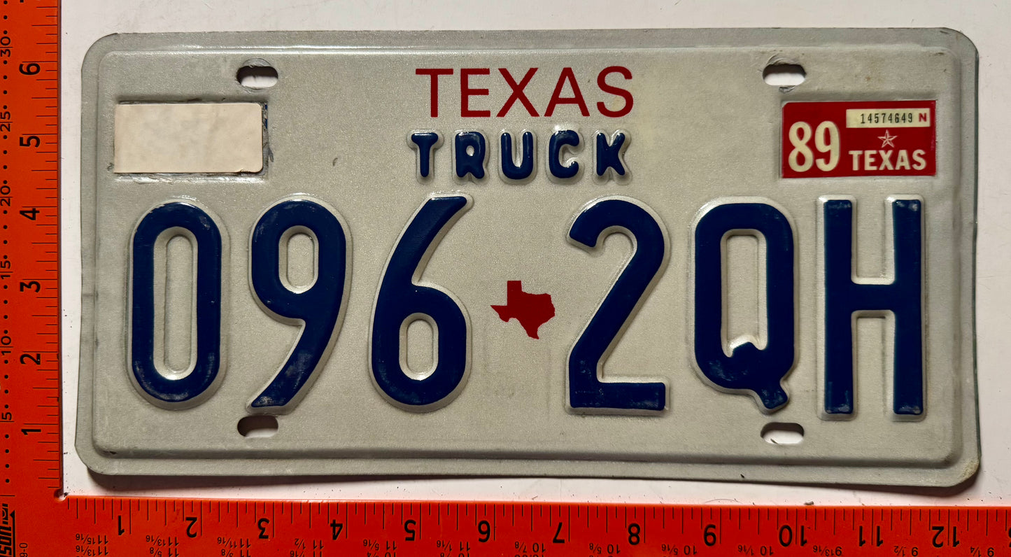 1989 Texas #096-2QH Truck License Plate