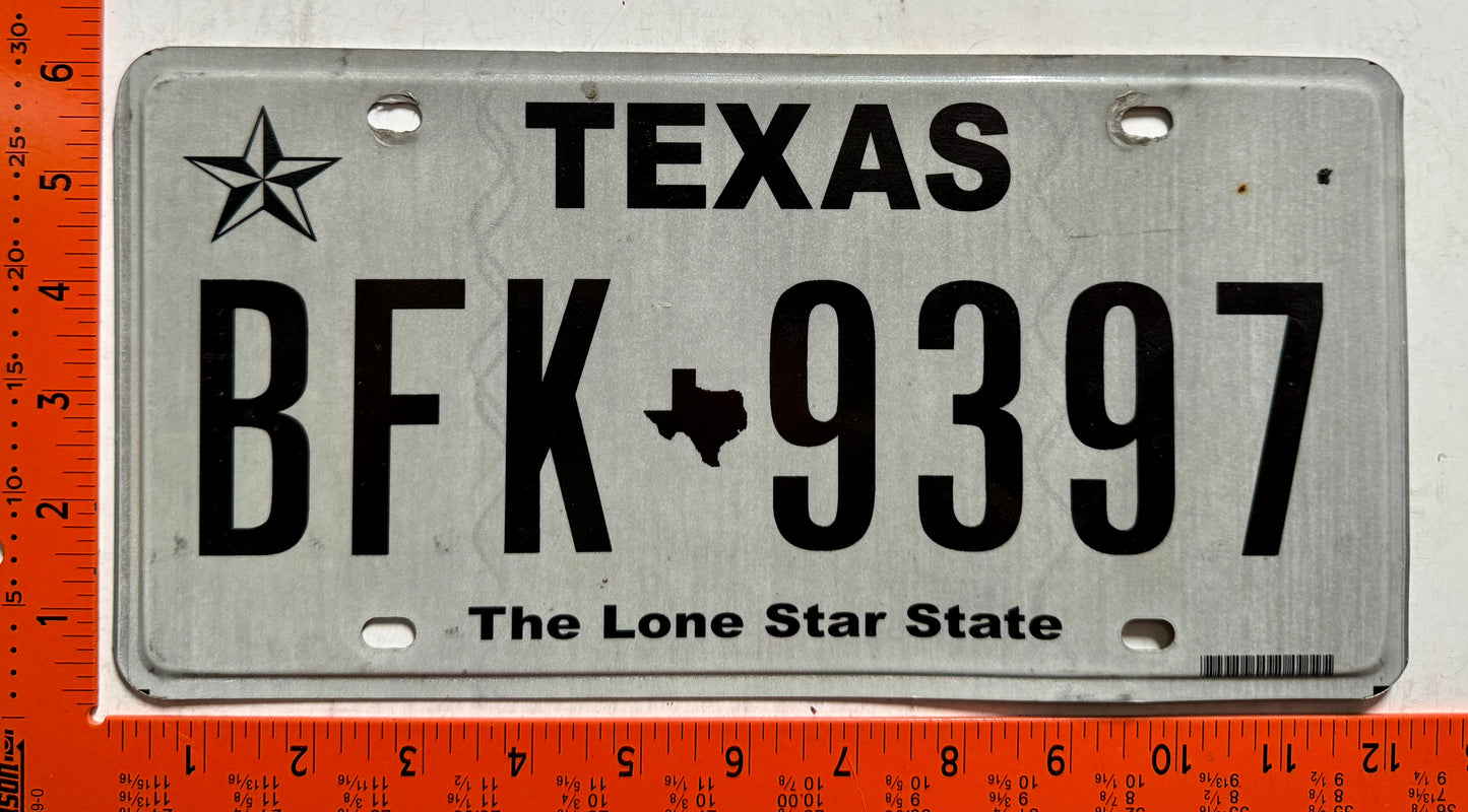 undated Texas #BFK-9397 Passenger License Plate (Crafter)