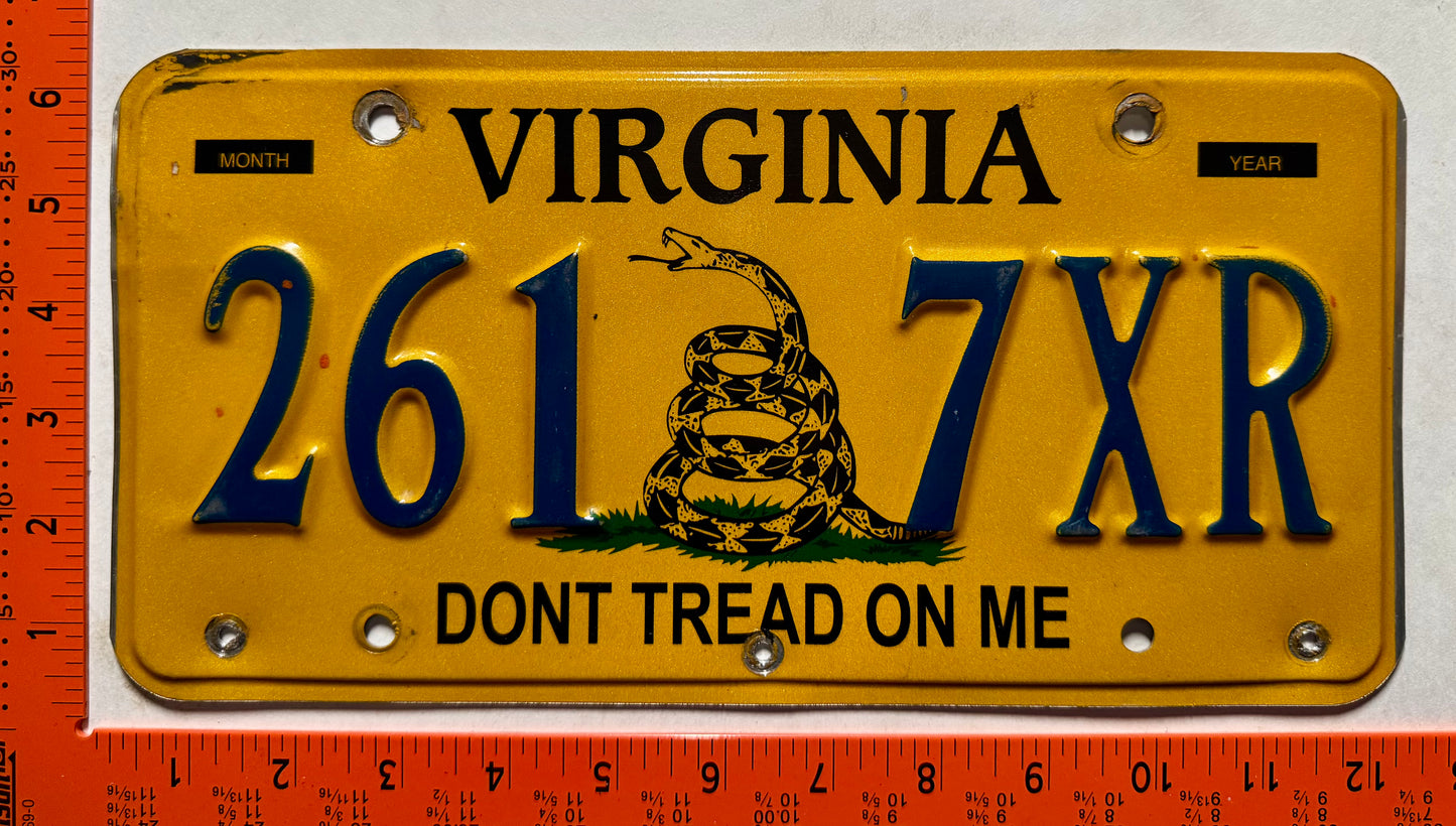 undated Virginia #261 7XR Passenger Don't Tread on Me License Plate