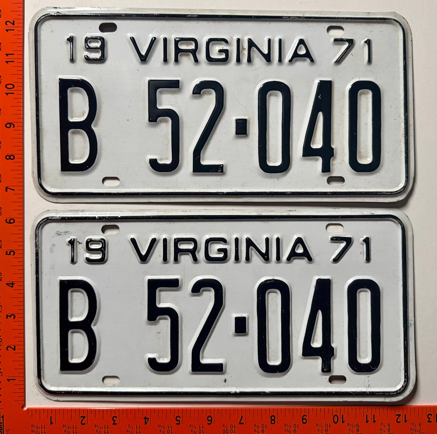 1971 Virginia #B52-040 Passenger License Plate Pair