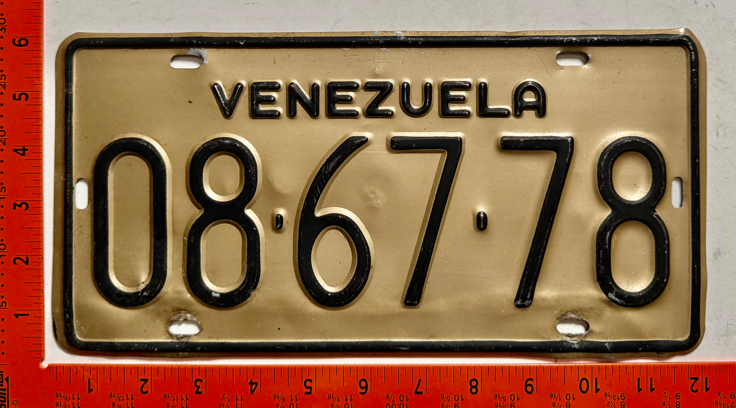 1972 base Venezuela #08-67-78 Passenger License Plate
