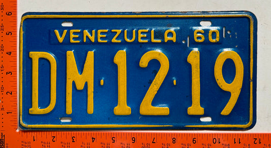 1960 Venezuela #DM-12-19 Passenger License Plate