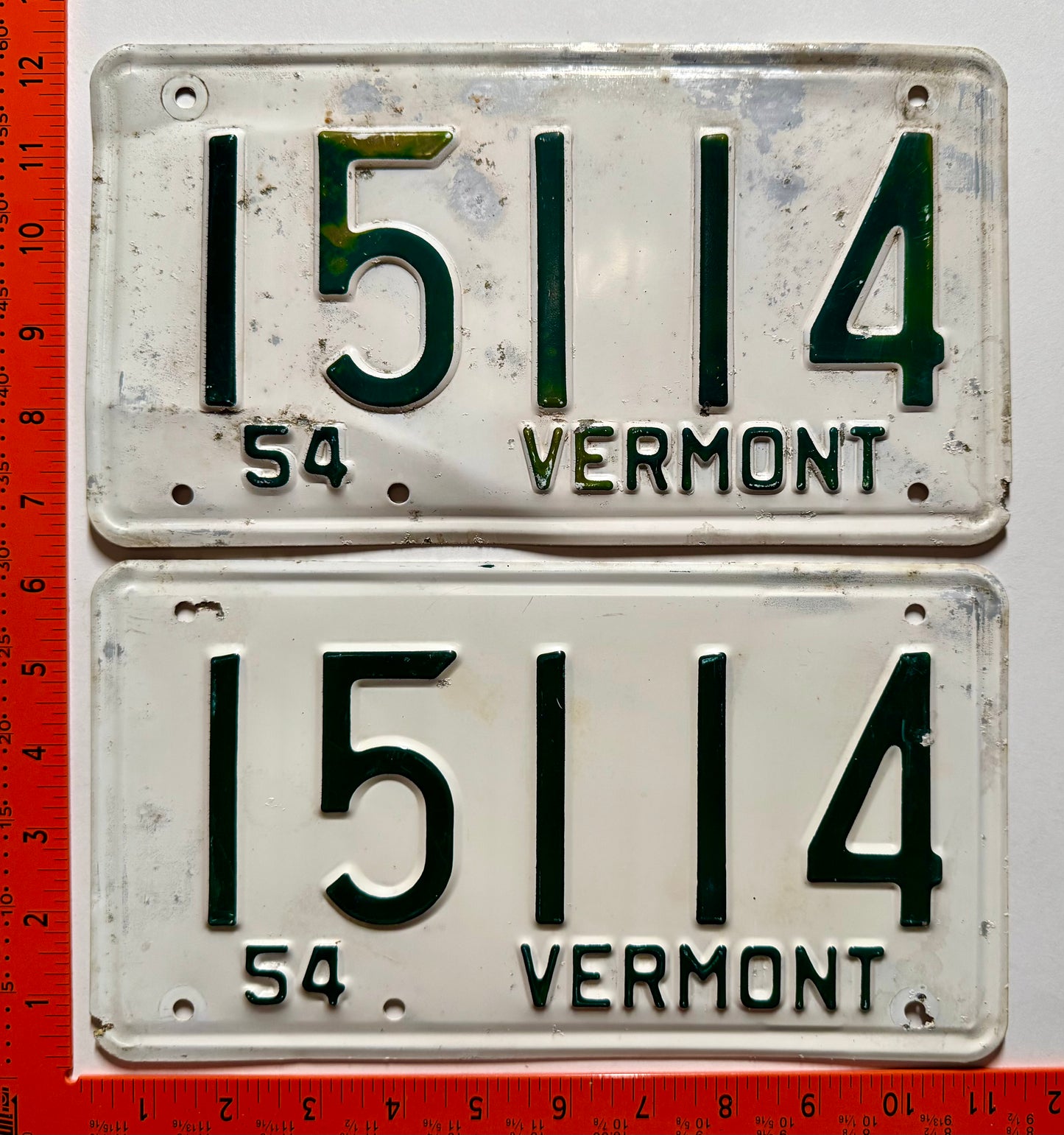 1954 Vermont #15114 Passenger License Plate Pair
