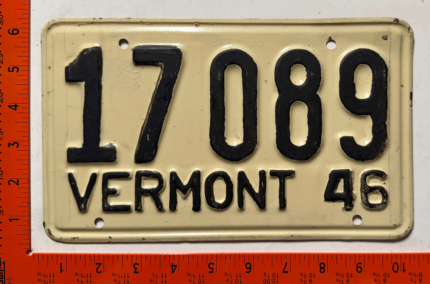 1946 Vermont #17089 Passenger License Plate (Repaint)