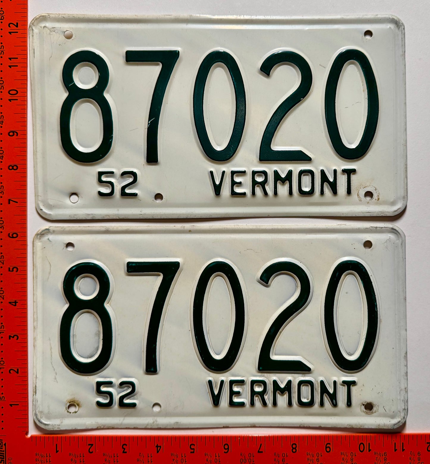 1952 Vermont #87020 Passenger License Plate Pair