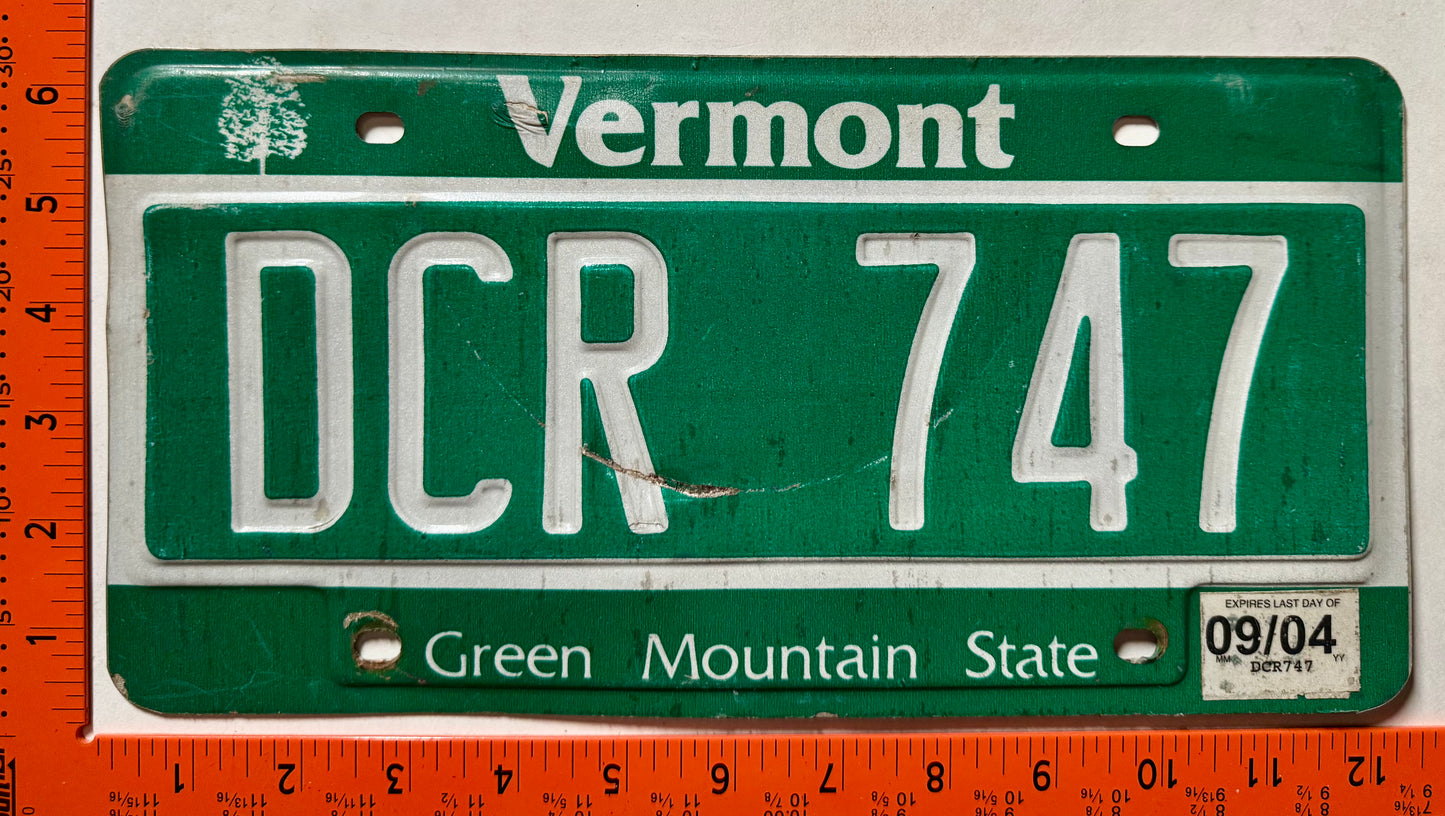 2004 Vermont #DCR 747 Passenger License Plate