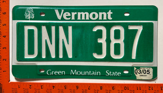 2005 Vermont #DNN 387 Passenger License Plate