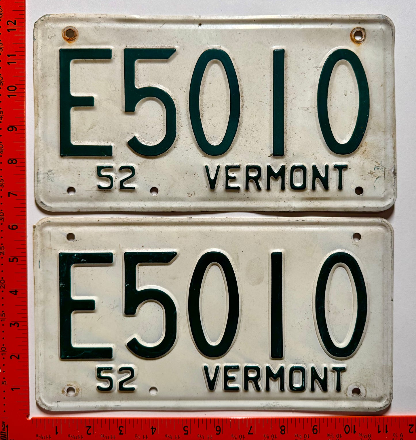 1952 Vermont #E5010 Passenger License Plate Pair