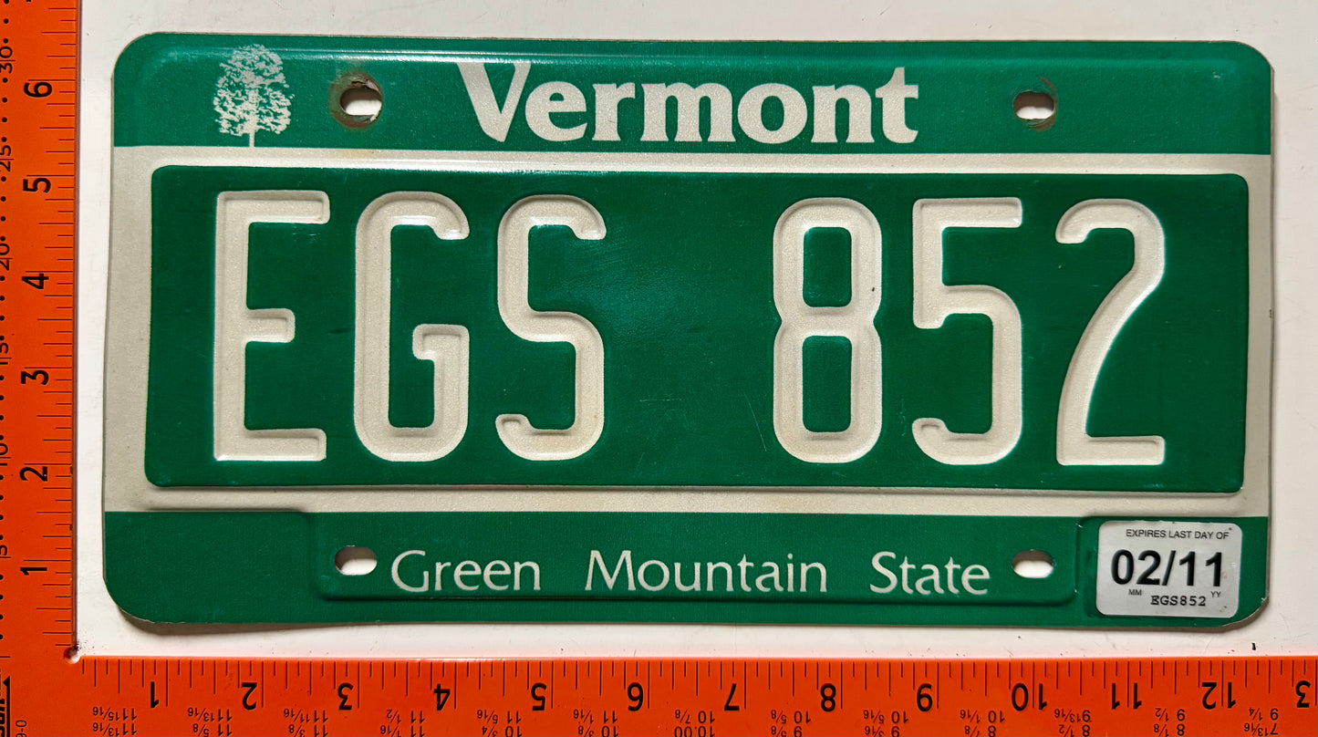2011 Vermont #EGS 852 Passenger License Plate