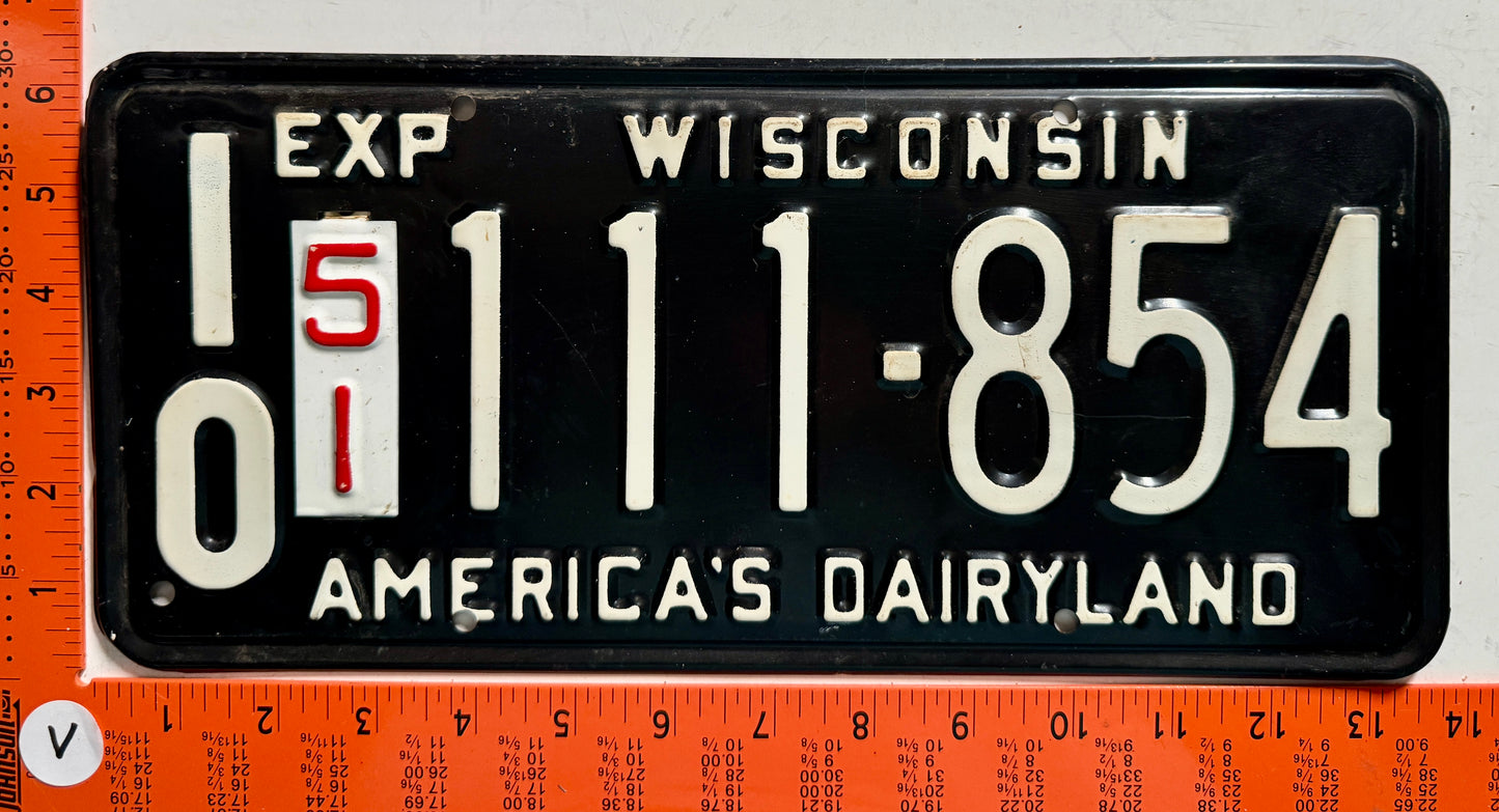 1951 Wisconsin #111-854 Passenger License Plate