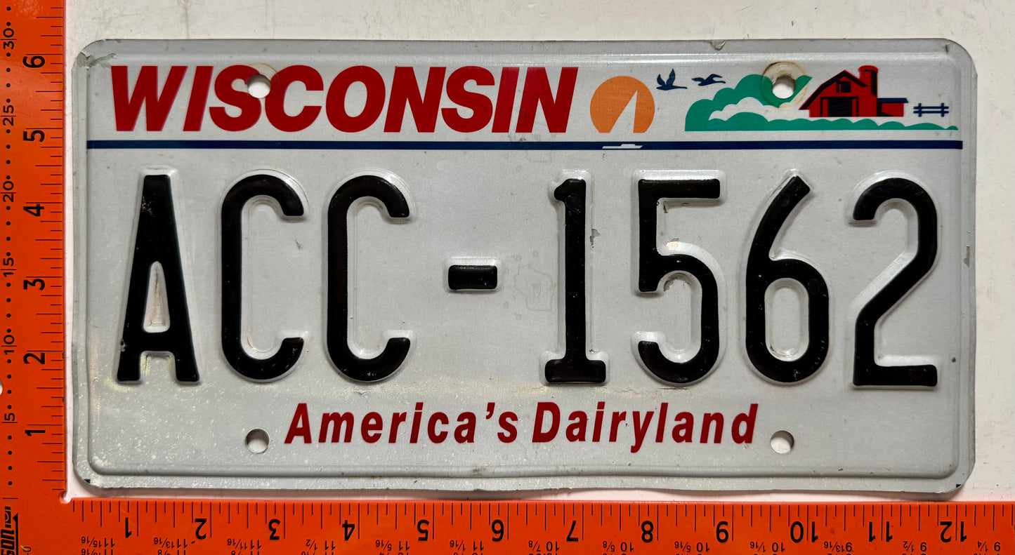 undated Wisconsin #ACC-1562 Passenger License Plate