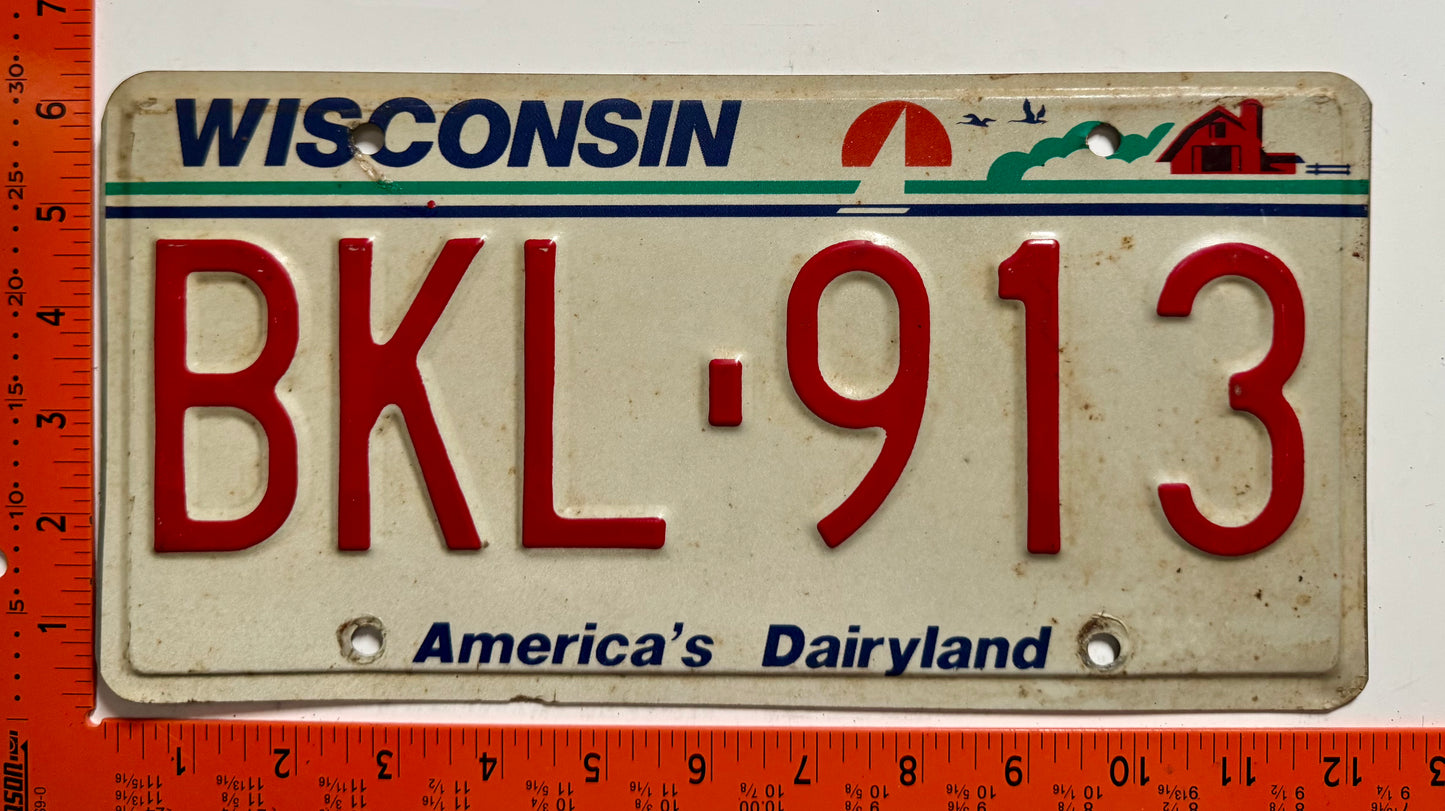 undated Wisconsin #BKL-913 Passenger License Plate