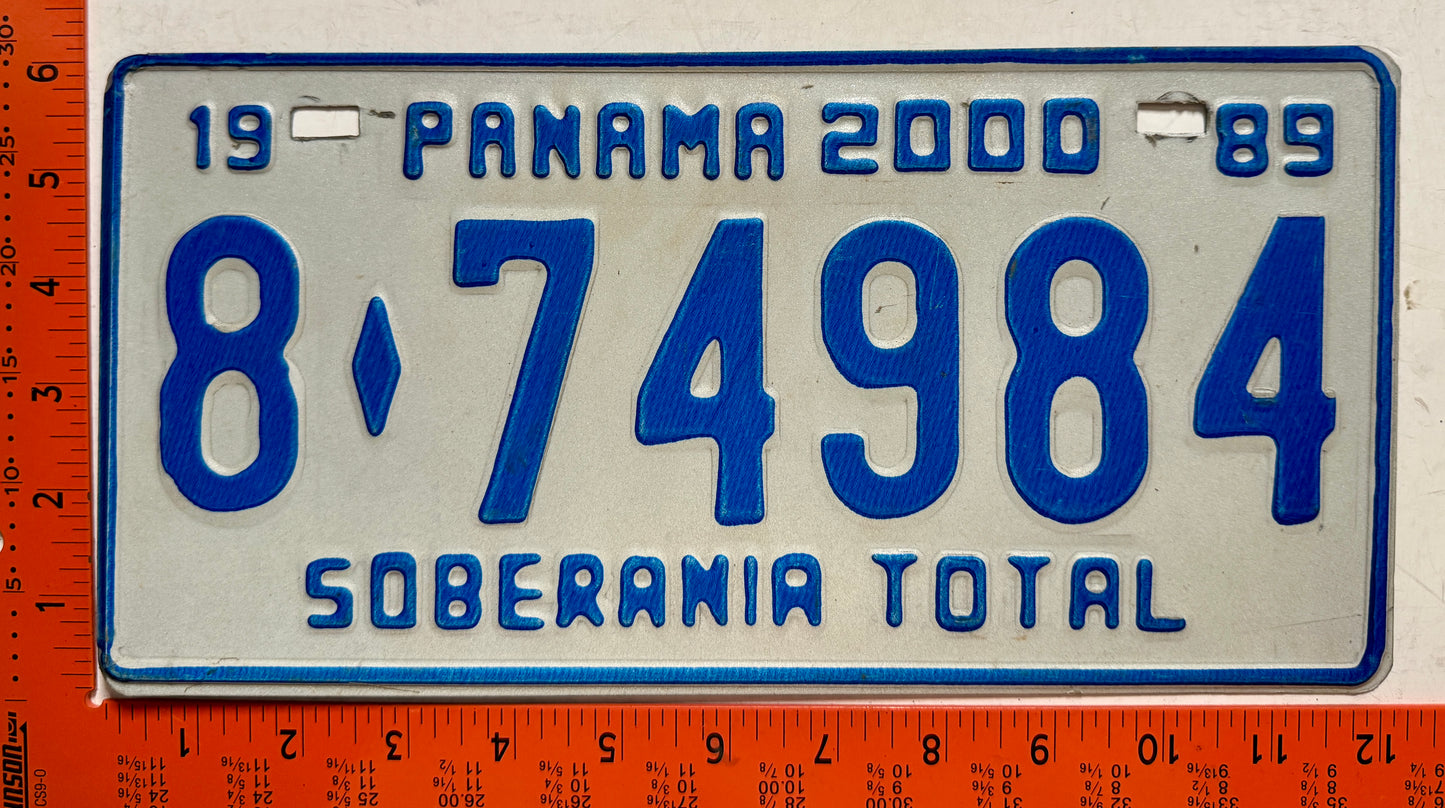 1989 Panama #8-74984 Passenger License Plate