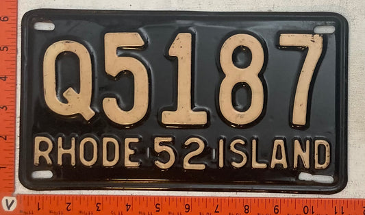 1952 Rhode Island #Q5187 Passenger License Plate