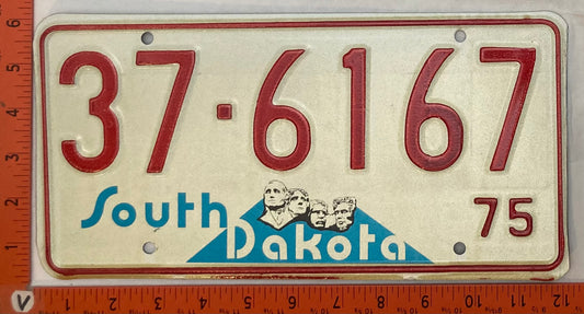 1975 South Dakota #37-6167 Passenger License Plate