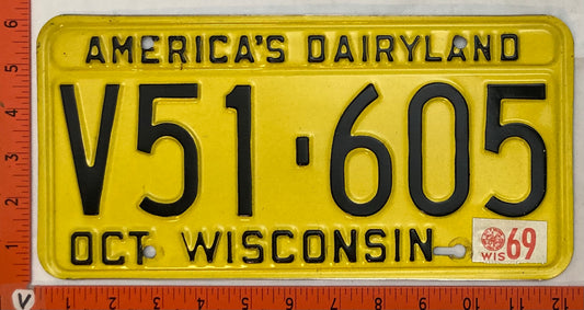 1969 Wisconsin #V51-605 Passenger License Plate