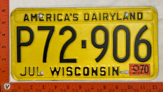 1970 Wisconsin #P72-906 Passenger License Plate