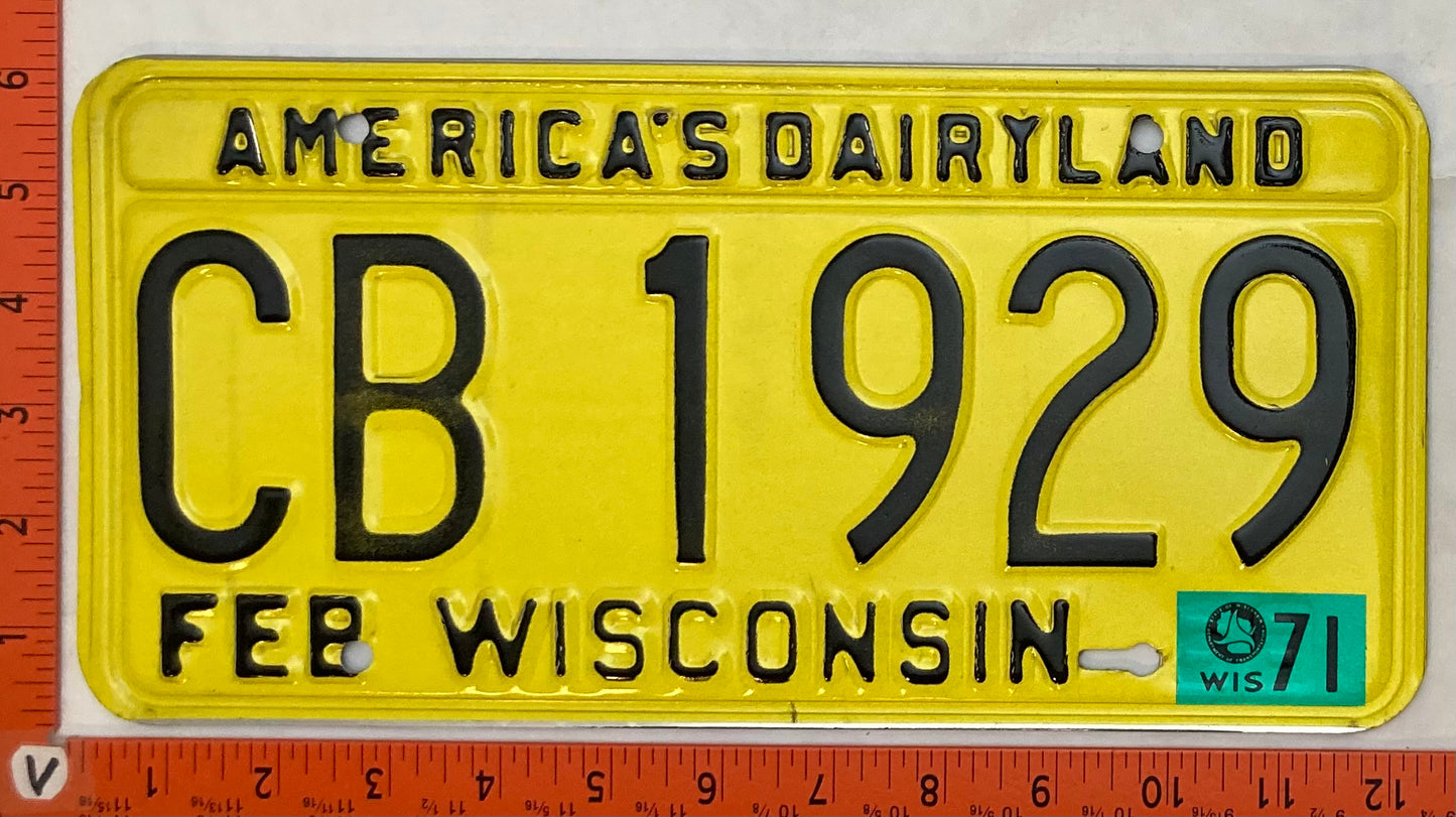 1971 Wisconsin #CB 1929 Passenger License Plate