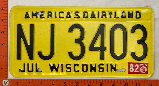 1982 Wisconsin #NJ 3403 Passenger License Plate