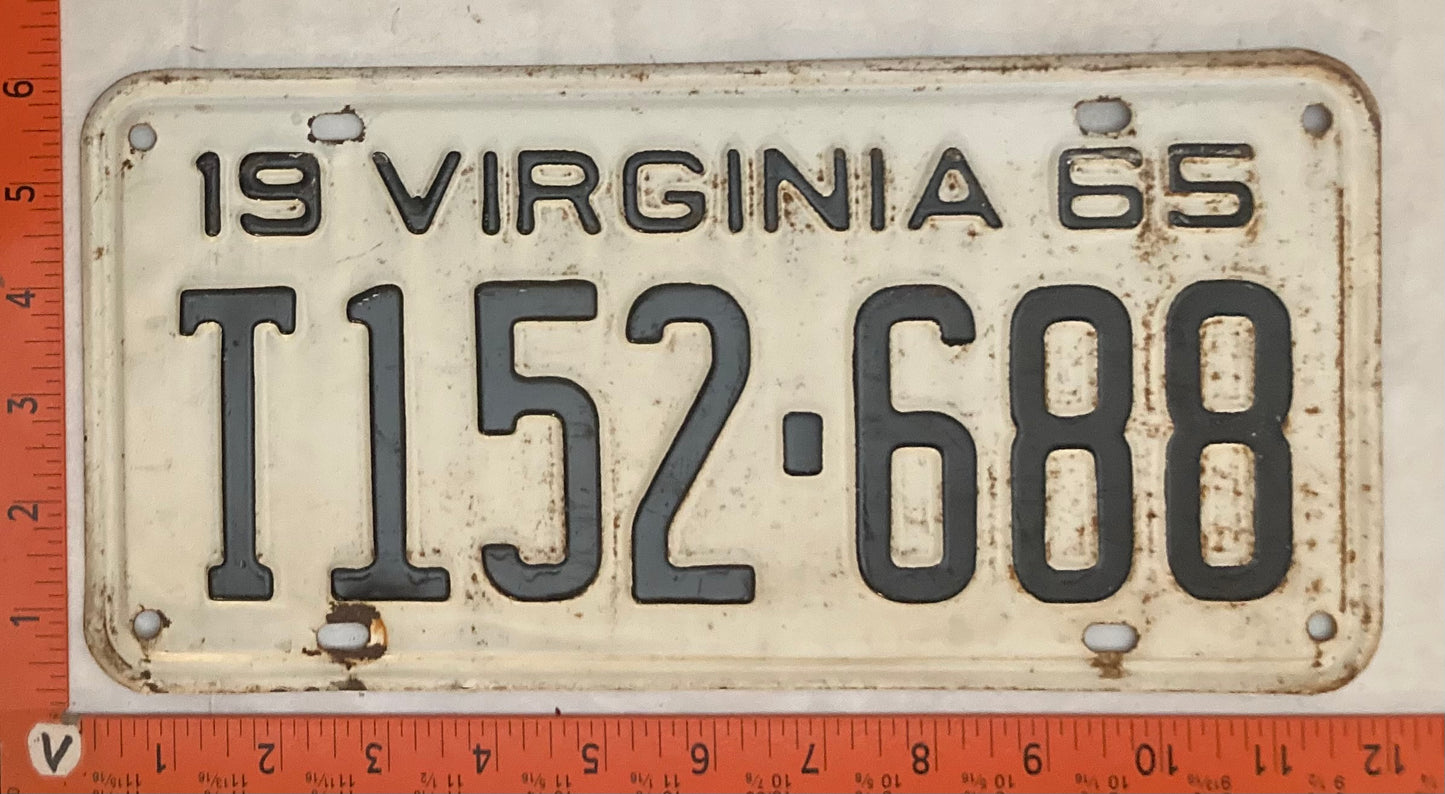 1965 Virginia #T152-688 Truck License Plate