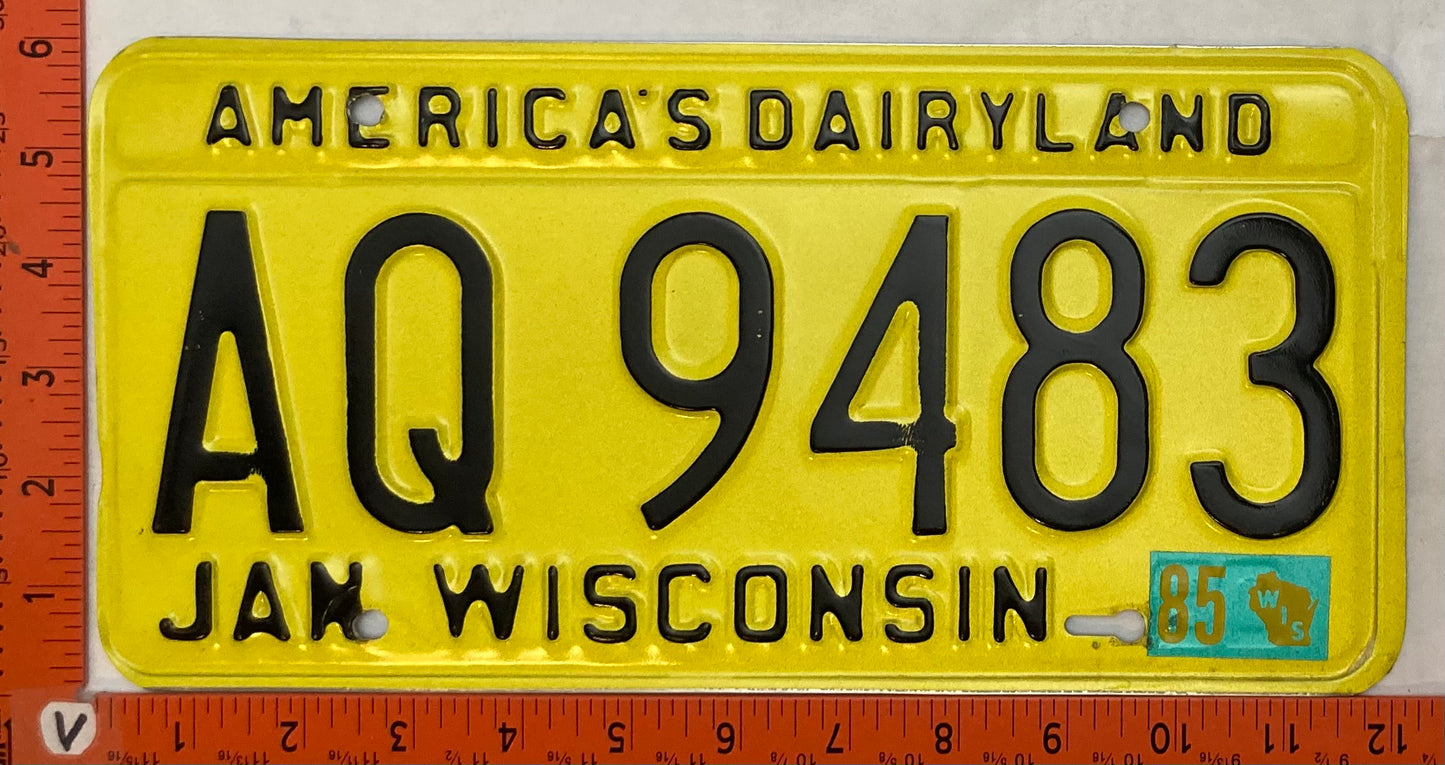 1985 Wisconsin #AQ 9483 Passenger License Plate
