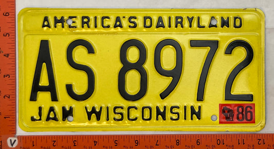 1986 Wisconsin #AS 8972 Passenger License Plate