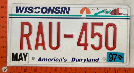 1997 Wisconsin #RAU-450 Passenger License Plate