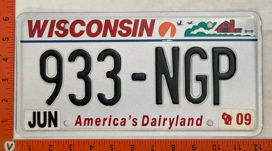 2009 Wisconsin #933-NGP Passenger License Plate