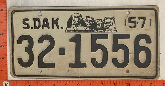 1957 South Dakota #32-1556 Passenger License Plate