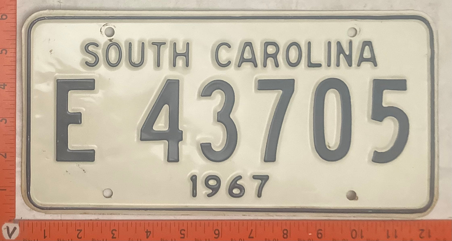 1967 South Carolina #E 43705 Passenger License Plate