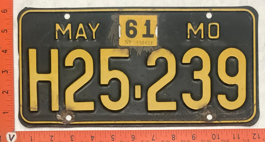 1961 Missouri #H25-239 Passenger License Plate