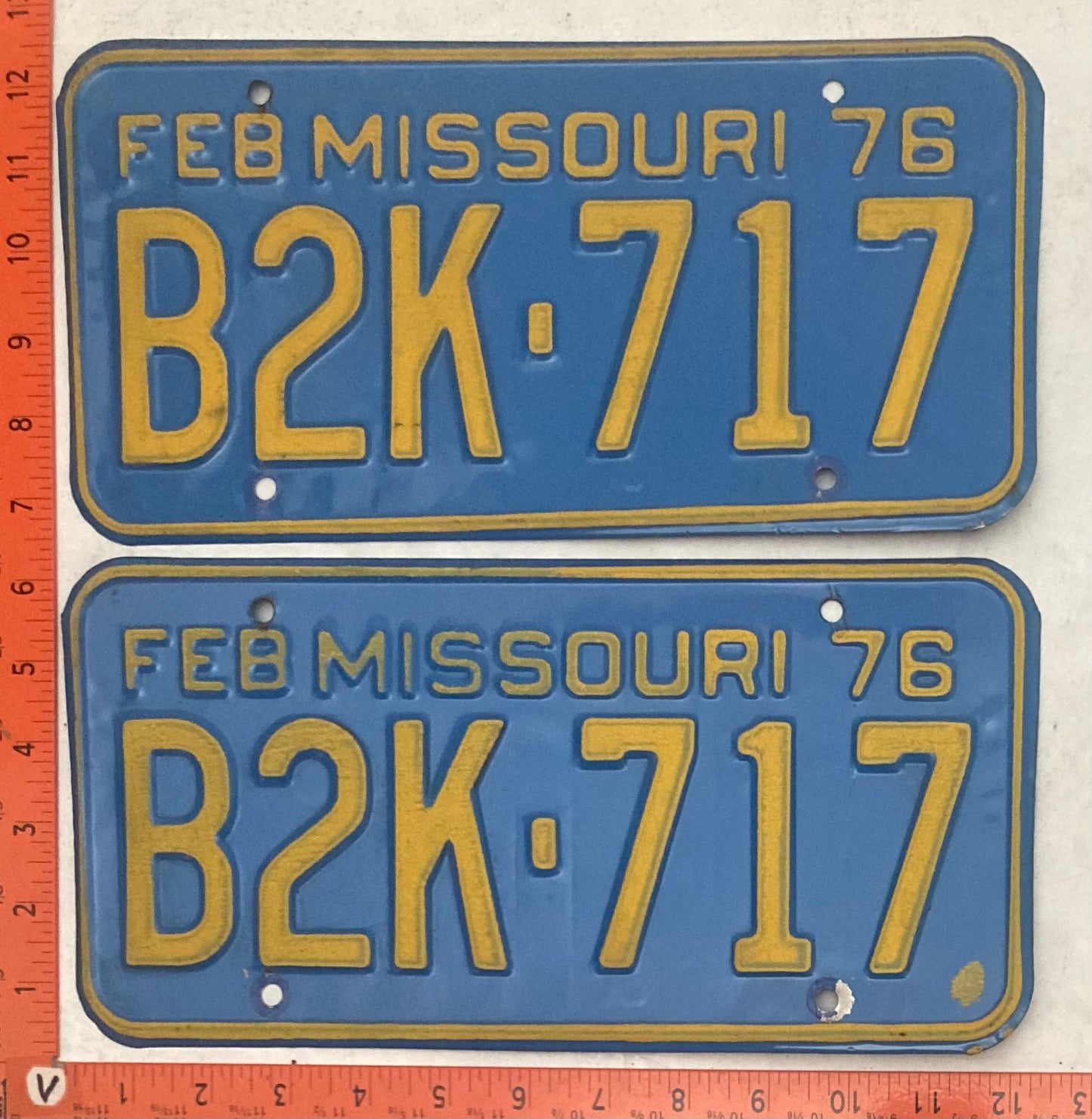 1976 Missouri #B2K-717 Passenger License Plate (Pair)