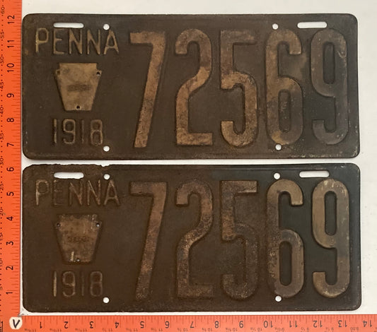 1918 Pennsylvania #72569 Passenger License Plate PAIR