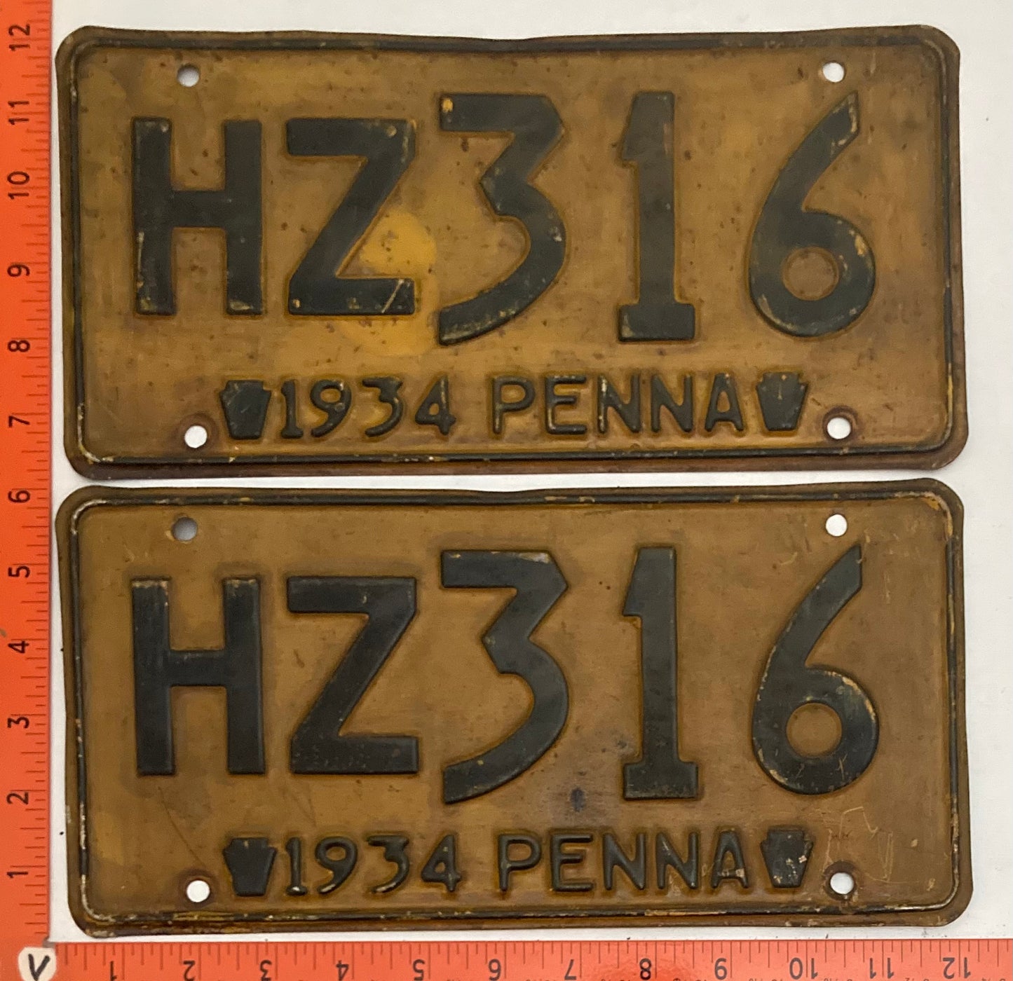 1934 Pennsylvania #HZ316 Passenger License Plate PAIR