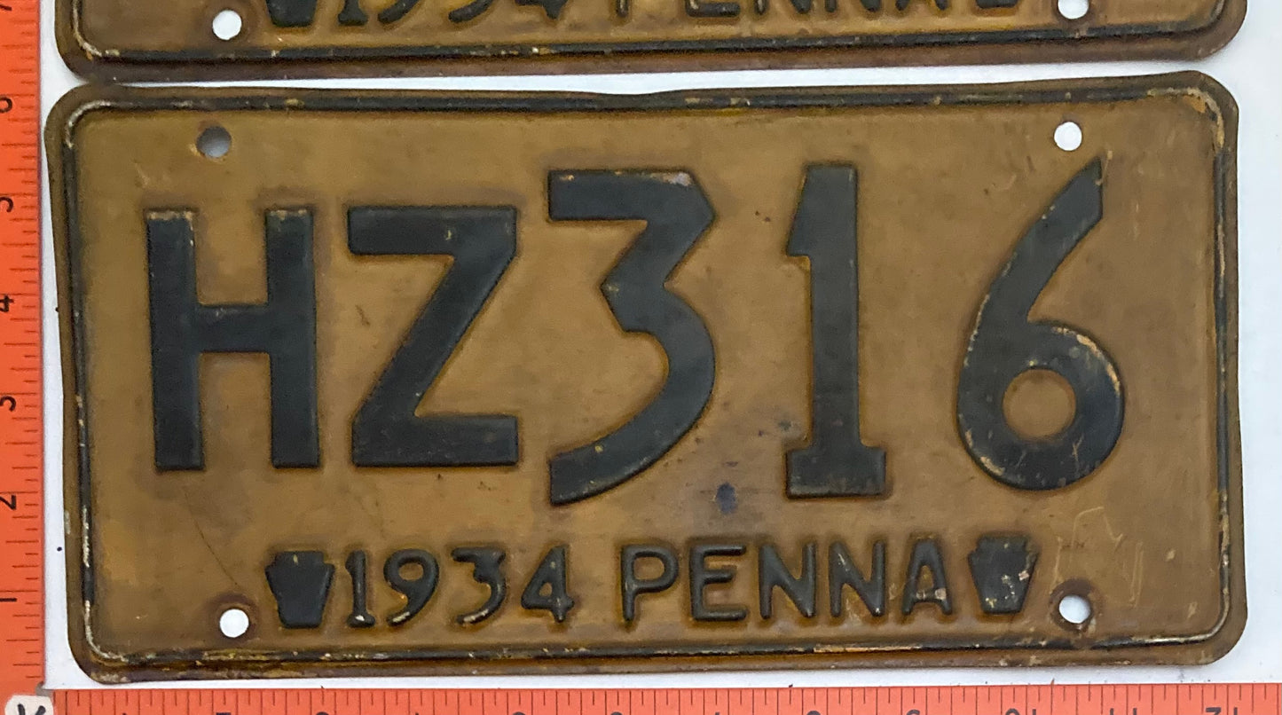 1934 Pennsylvania #HZ316 Passenger License Plate PAIR