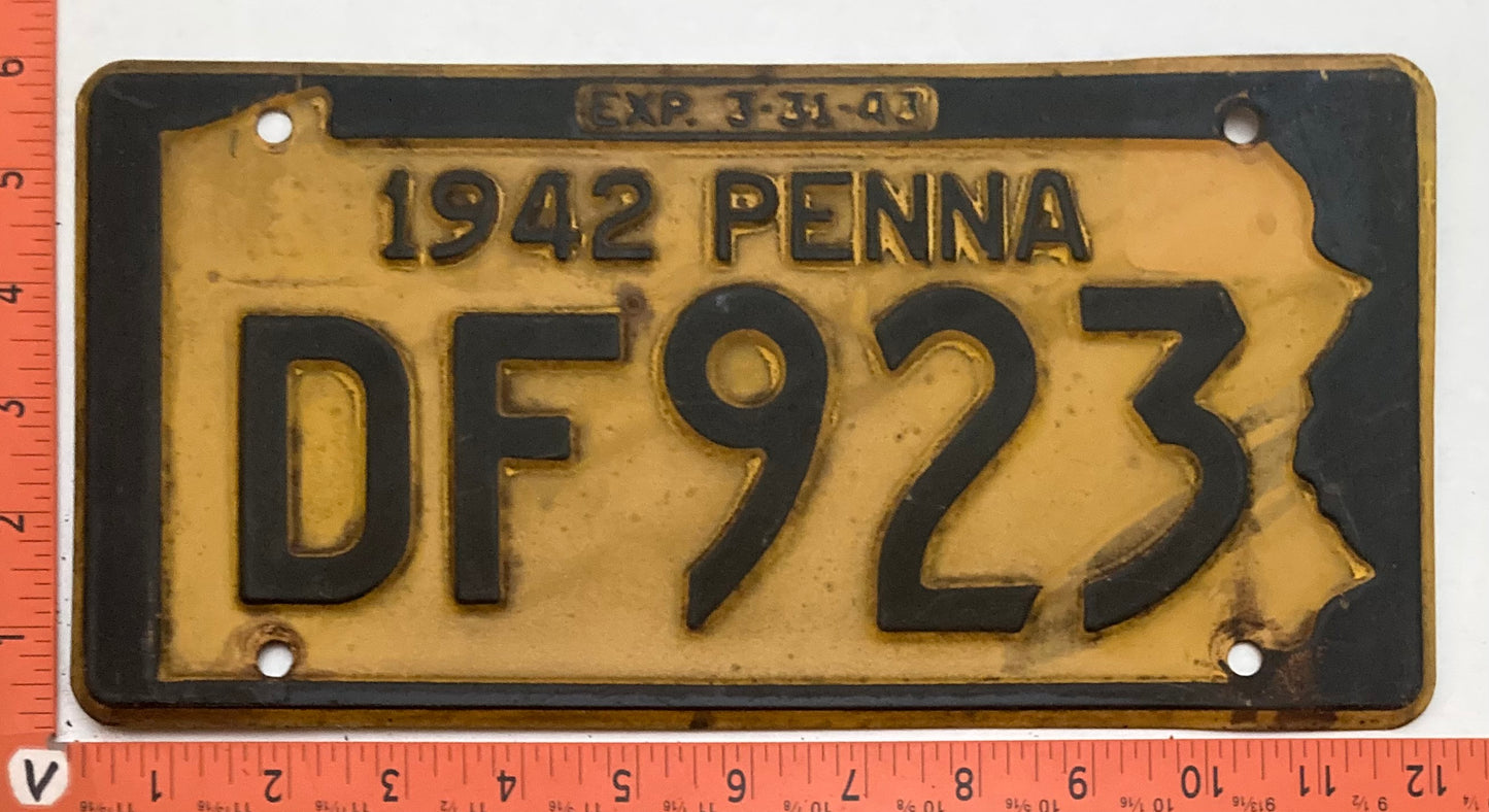 1942 Pennsylvania #DF923 Passenger License Plate