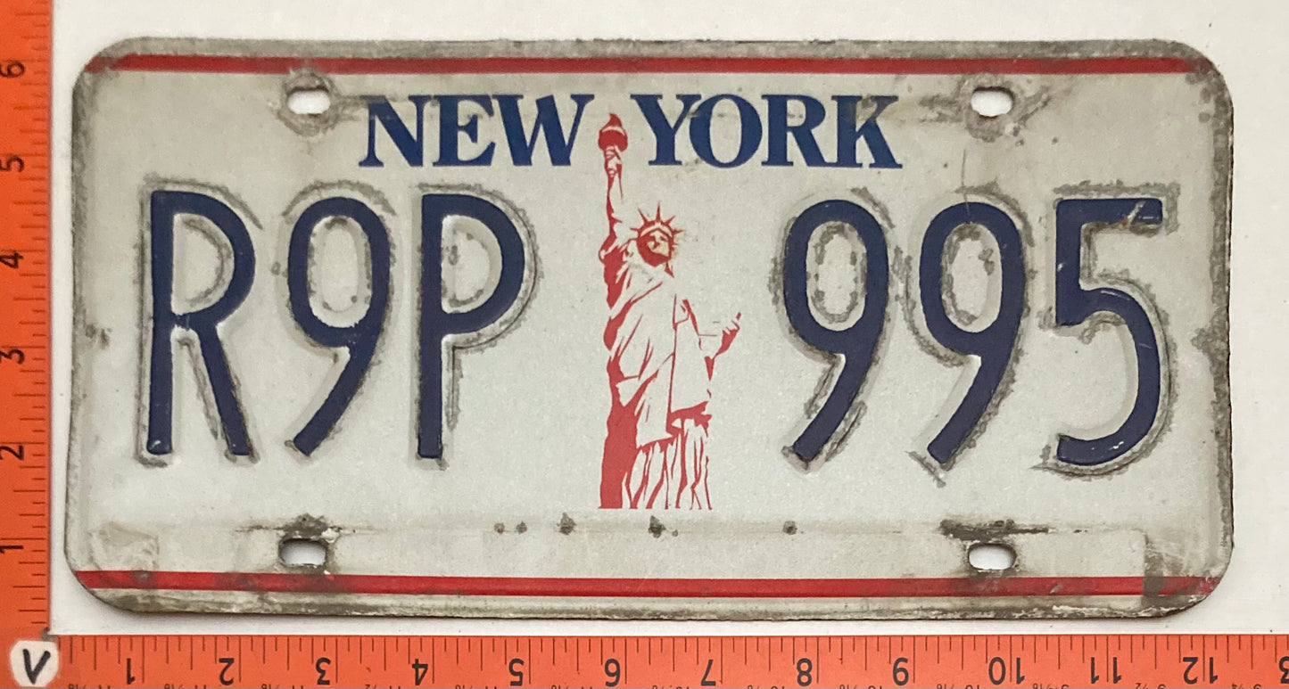 Undated New York #R9P 995 Passenger License Plate