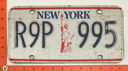 Undated New York #R9P 995 Passenger License Plate