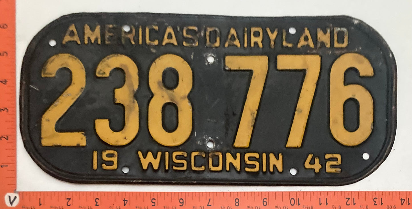 1942 Wisconsin #238 776 Passenger License Plate