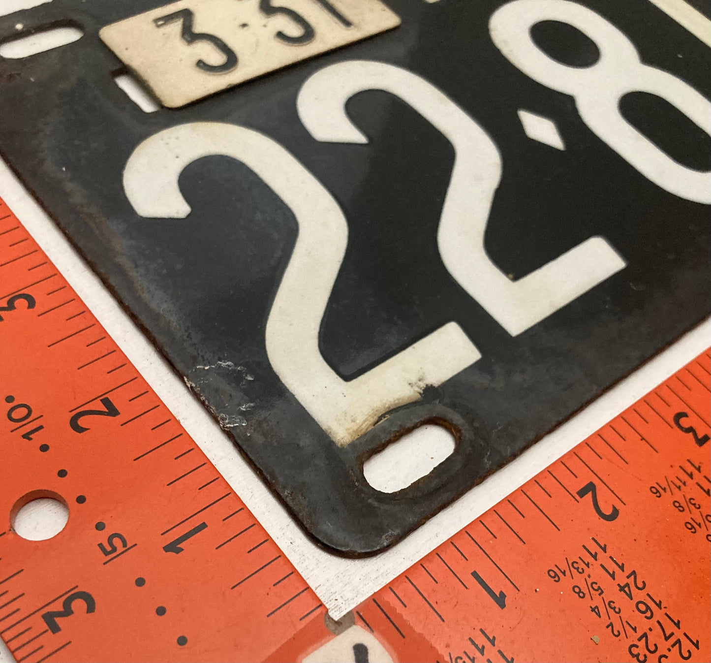 1968 Delaware #22-811 Passenger License Plate PORCELAIN