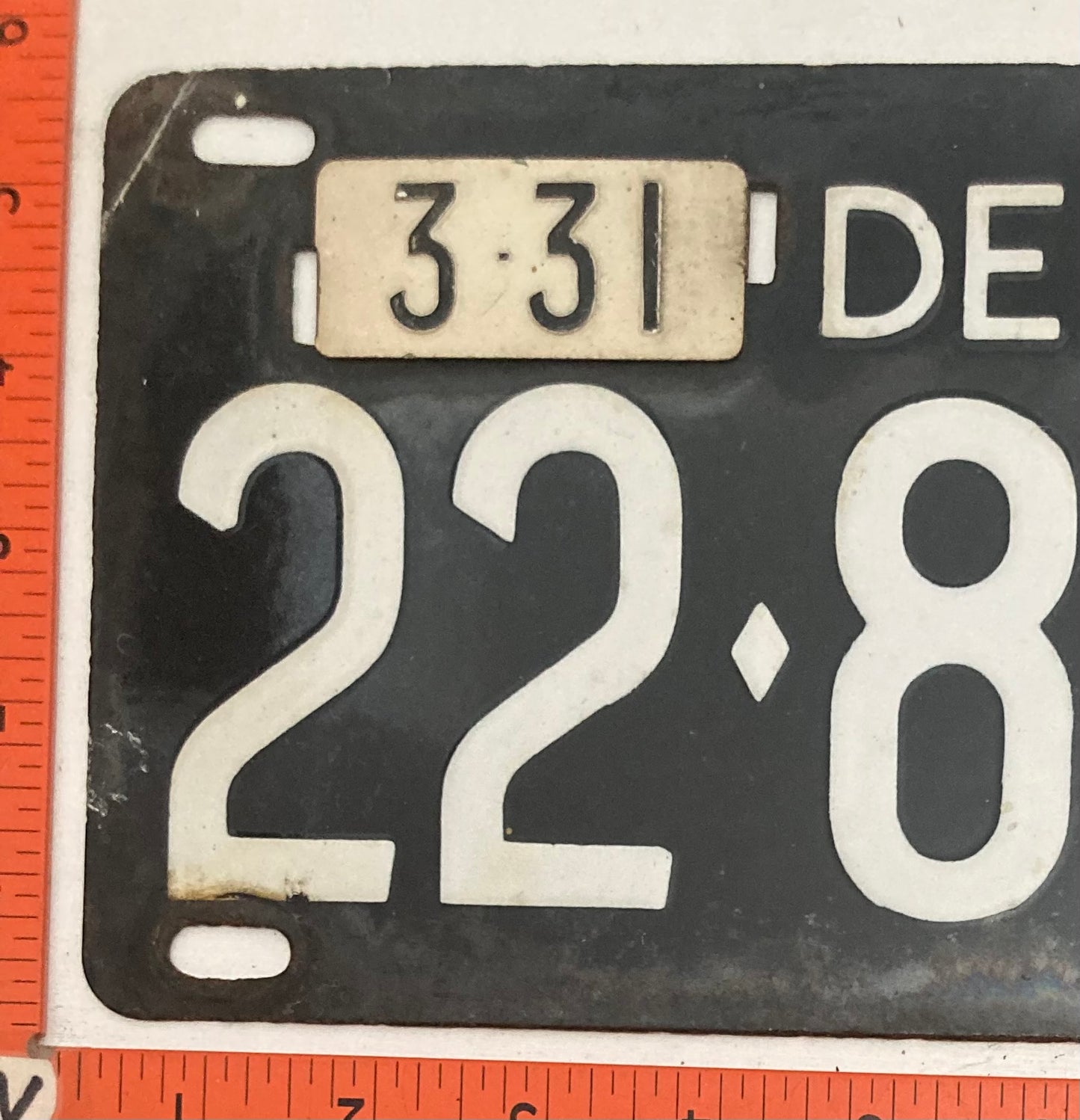 1968 Delaware #22-811 Passenger License Plate PORCELAIN