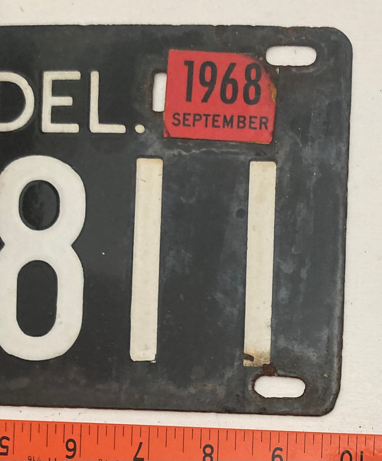 1968 Delaware #22-811 Passenger License Plate PORCELAIN