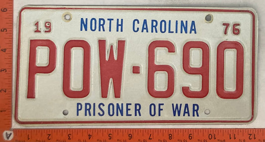 1976 North Carolina #POW-690 Passenger License Plate (Prisoner of War)