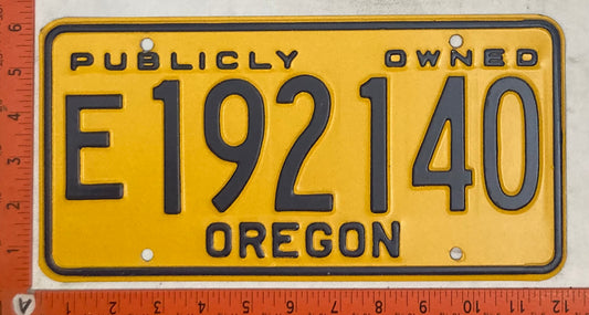 Undated Oregon #E 192140 Publicly Owned License Plate