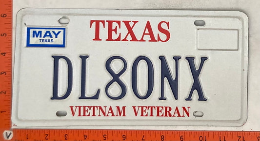 Undated Texas #DL80NX Vietnam Veteran Passenger License Plate