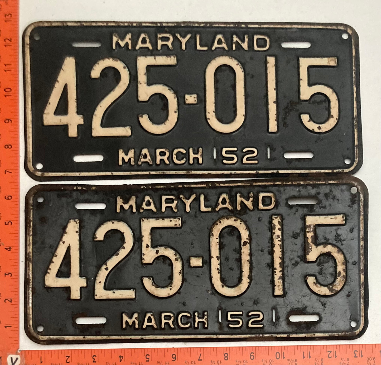 1952 Maryland #425-015 Passenger License Plate PAIR