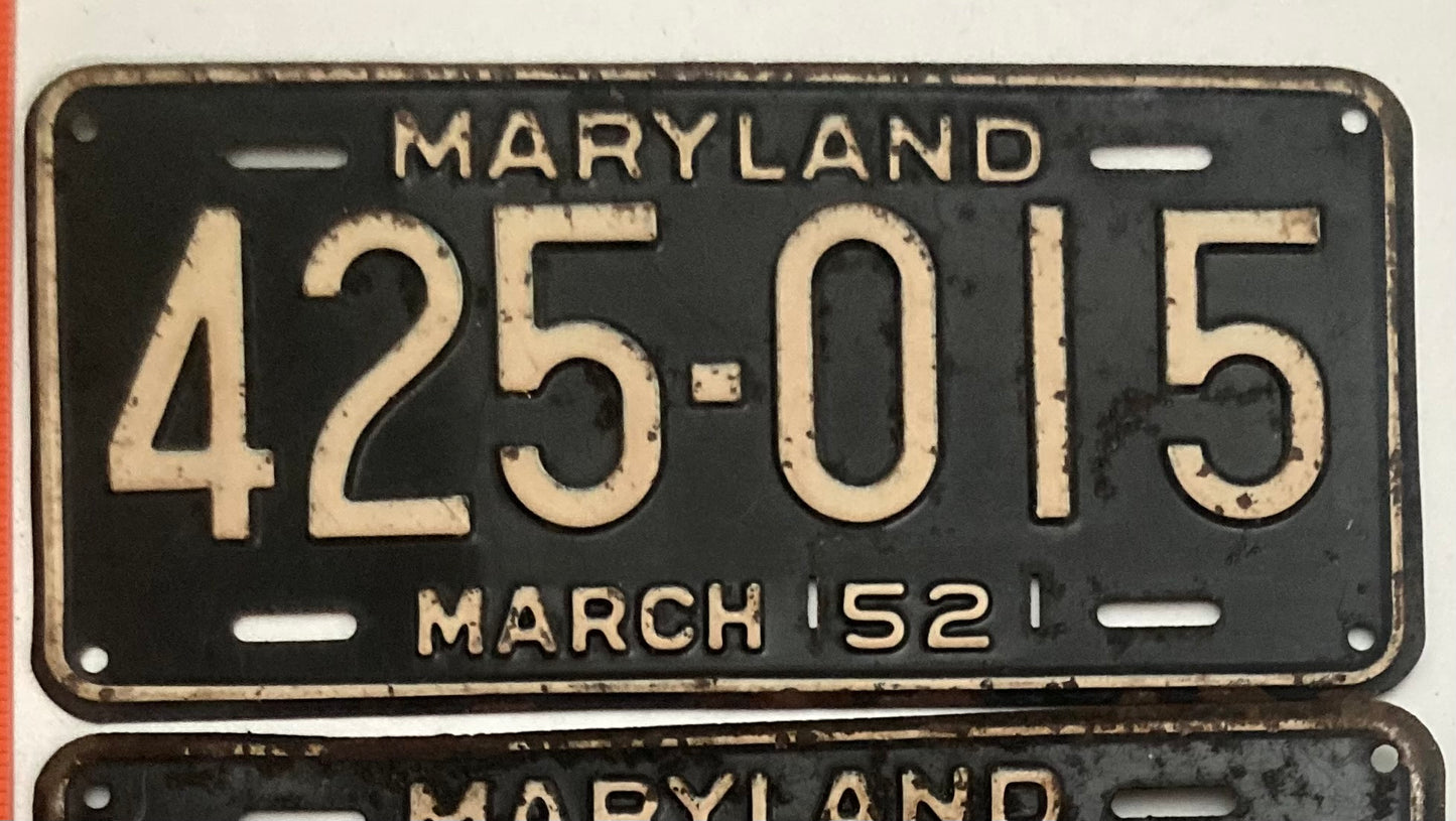 1952 Maryland #425-015 Passenger License Plate PAIR