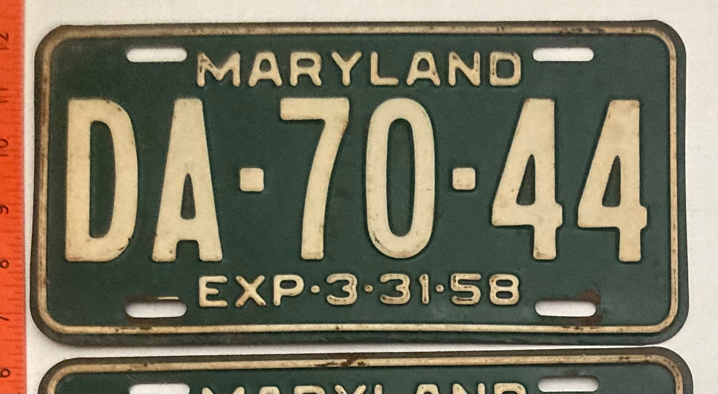 1958 Maryland #DA-70-44 Passenger License Plate PAIR